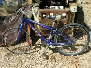 lot 45 image: Trek 4300 Mountain Bike