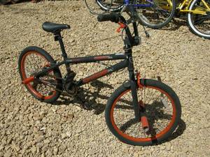 lot 44 image: Kent 20 Freestyle Bicycle