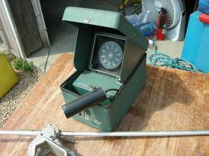 lot 58 image: Vintage Heathkit Fish SpotterLocator and Bracket