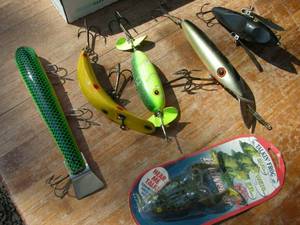 lot 72 image: Musky Type Lures