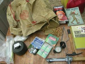 lot 89 image: Vintage Boy Scouts Pack, Canteens, Accessories