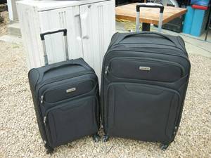 lot 97 image: Samsonite Rolling Luggage Set