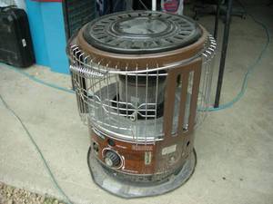 lot 100 image: Aladdin Equator Kerosene Heater