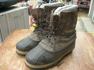 lot 104 image: Sorel Superior Winter Boots
