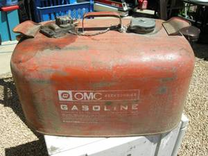 lot 114 image: Vintage OMC JohnsonEvinrude Gasoline Tank