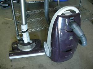 lot 126 image: Kenmore Progressive Truehepa Vacuum Cleaner