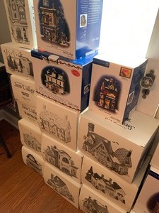 lot 20 image: Department 56 - Snow Village Lot