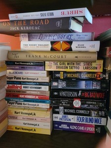 lot 27 image: Large lot of books