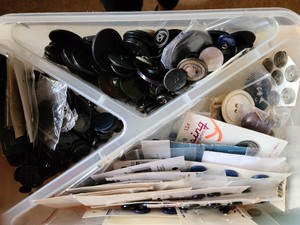 lot 33 image: Lot of Misc Buttons (Sewing)