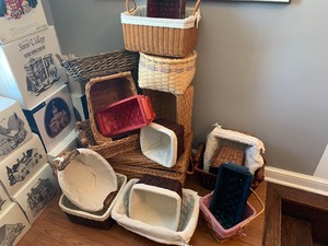 lot 44 image: Lot of Baskets