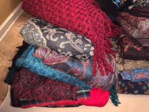 lot 59 image: Large Lot of Ladies Scarves