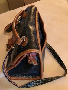 lot 67 image: Dooney and Bourke Purse