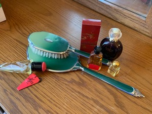 lot 76 image: Vanity Lot- PerfumeBrush and Mirror Set