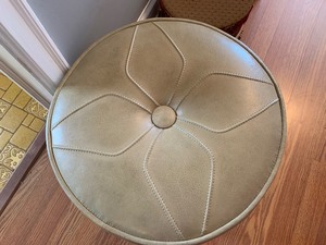 lot 81 image: Vintage Round Leather Foot Stool