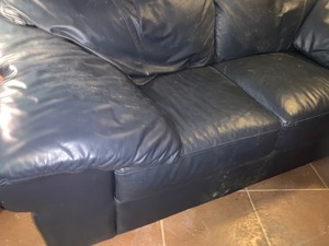 lot 87 image: Leather Sofa and Love Seat- Klaussner