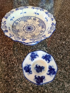lot 93 image: Lot of Decorative Glassware