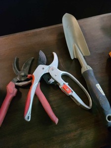 lot 101 image: Yard Tools