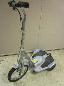 lot 801 image: ZOOM 3-WHEEL UPRIGHT PERSONAL TRANSPORTERSCOOTER