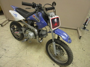 lot 803 image: MINI DIRT BIKE