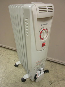 lot 811 image: COMFORT ZONE PORTABLE ELECTRIC RADIATOR