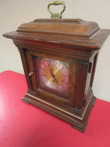 lot 821 image: HOWARD MILLER MANTLE CLOCK