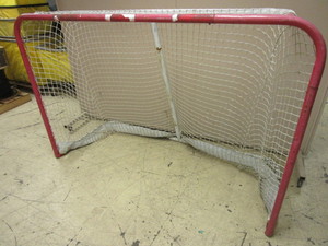 lot 837 image: HOCKEY GOAL