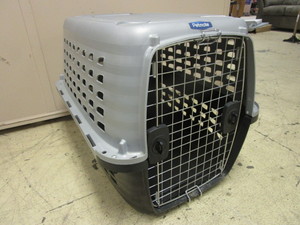 lot 850 image: PETMATE PET CARRIER