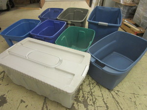 lot 856 image: ROLL-A-BIN 32-GALLON STORAGE BIN WITH LID, OTHER STORAGE BINS