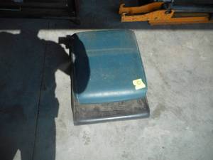 Flip-up Seat with Storage