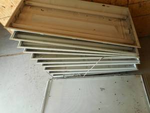 (10) 4 ft fluorescent light fixtures