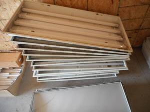 (10) 4 ft fluorescent light fixtures