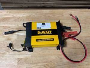 DEWALT 1000 Watt Power Inverter