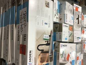 lot 6 image: Pallet of assorted Moen Faucets and Shower heads for parts and repair