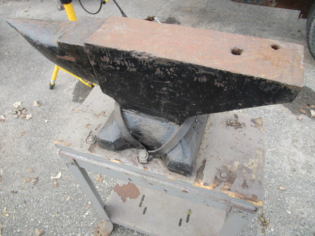 67 LB. ANVIL ON A STAND
