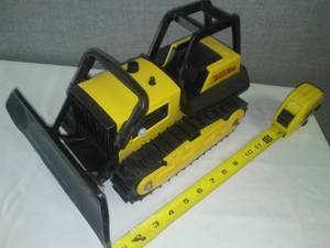 lot 1 image: Tonka Caterpillar Dozer. Nice