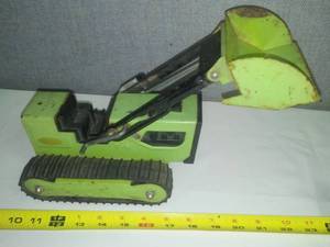 lot 17 image: Tonka T - 6 dozer loader tractor