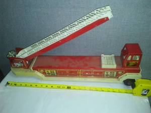 lot 35 image: Tonka metal & plastic fire engine ladder system