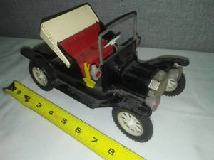 lot 41 image: Vintage Ford Convertible 1917 B.