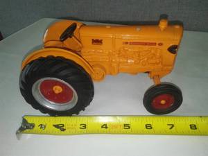 lot 45 image: Minneapolis Moline u tractor excellent