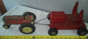 lot 78 image: Vintage tractor & cart  metal.