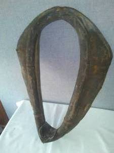 lot 85 image: Antique Leather Yoke collar horse, ox or mule