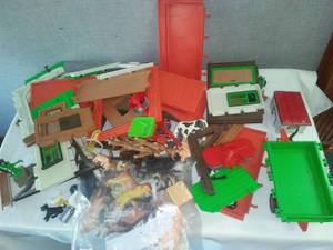 lot 128 image: Plastic Farm set with animals & more.
