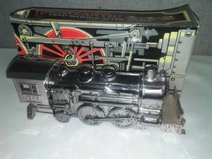 lot 141 image: Avon Locomotive The Atlantic 4-4-2 with box