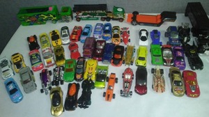 lot 155 image: Hot Wheels & hot wheels sized car -50