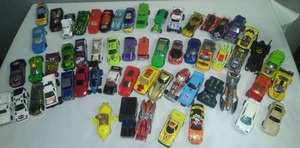 lot 156 image: Hot wheels and Hot wheels size cars -55
