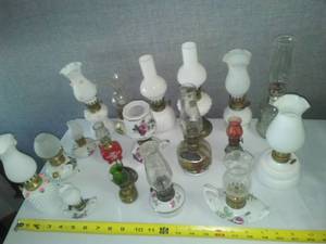 lot 176 image: 18 lamps lanterns oil unique.