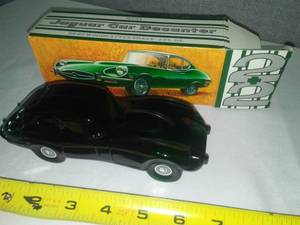 lot 185 image: Avon Jaguar XKE 60s in box.