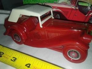 lot 187 image: Avon 1936 m6.