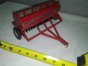 lot 199 image: Case International Drill planter 5100