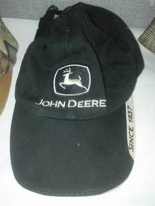 lot 202 image: 3 New hats John Deere, ERICO